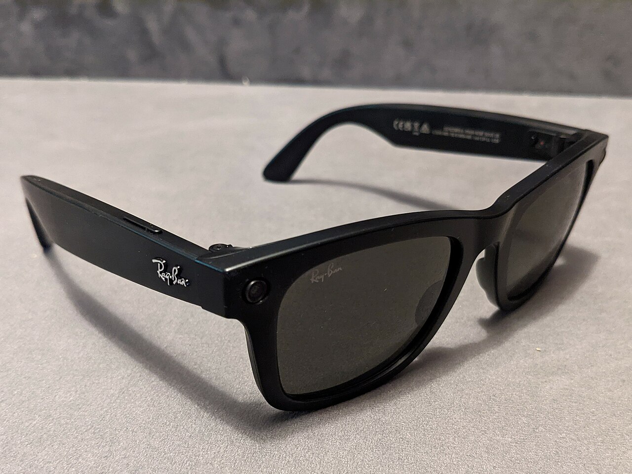 Meta Ray-Ban Display: AI Glasses That Keep You Present